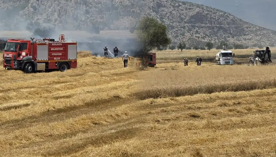 Burdur’da Yuva Ovası’ndaki Arazi Yangını Hızla Söndürüldü: Hasat Sezonunda Dikkat Çağrısı