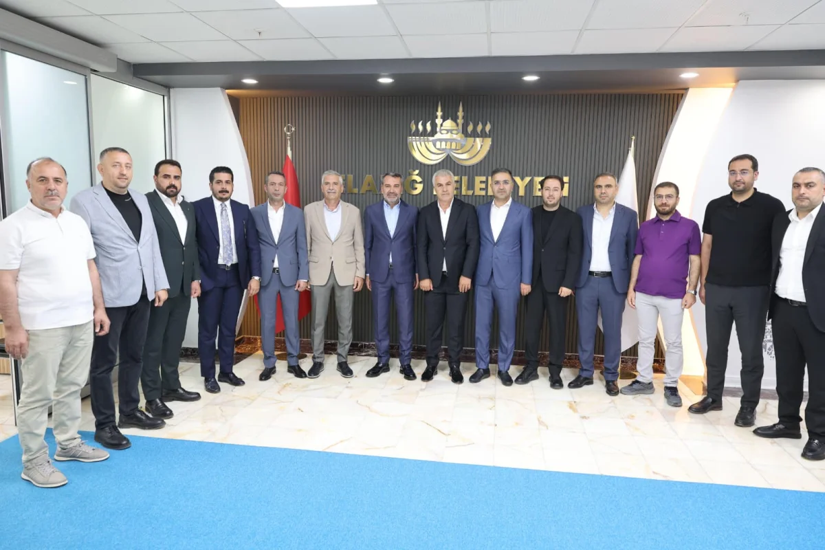 Elazığspor Başkanı Toprak ve Yönetimi, Elazığ Belediye Başkanı Şerifoğulları’nı Ziyaret Etti: Yeni Sezon Hedefleri ve Şehir İşbirliği Masaya Yatırıldı