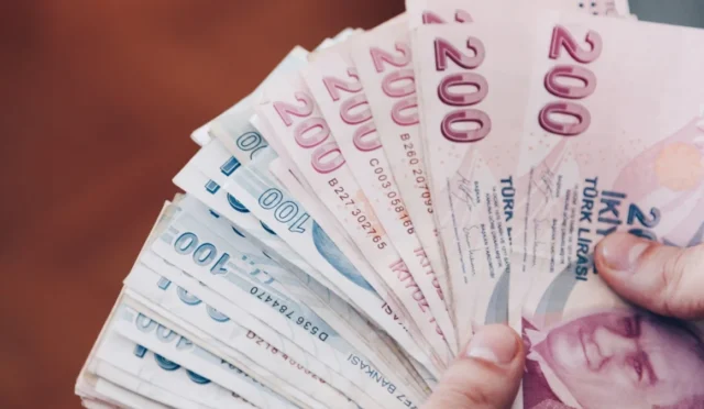 Memur ve emekli maaş zam oranları açıklandı