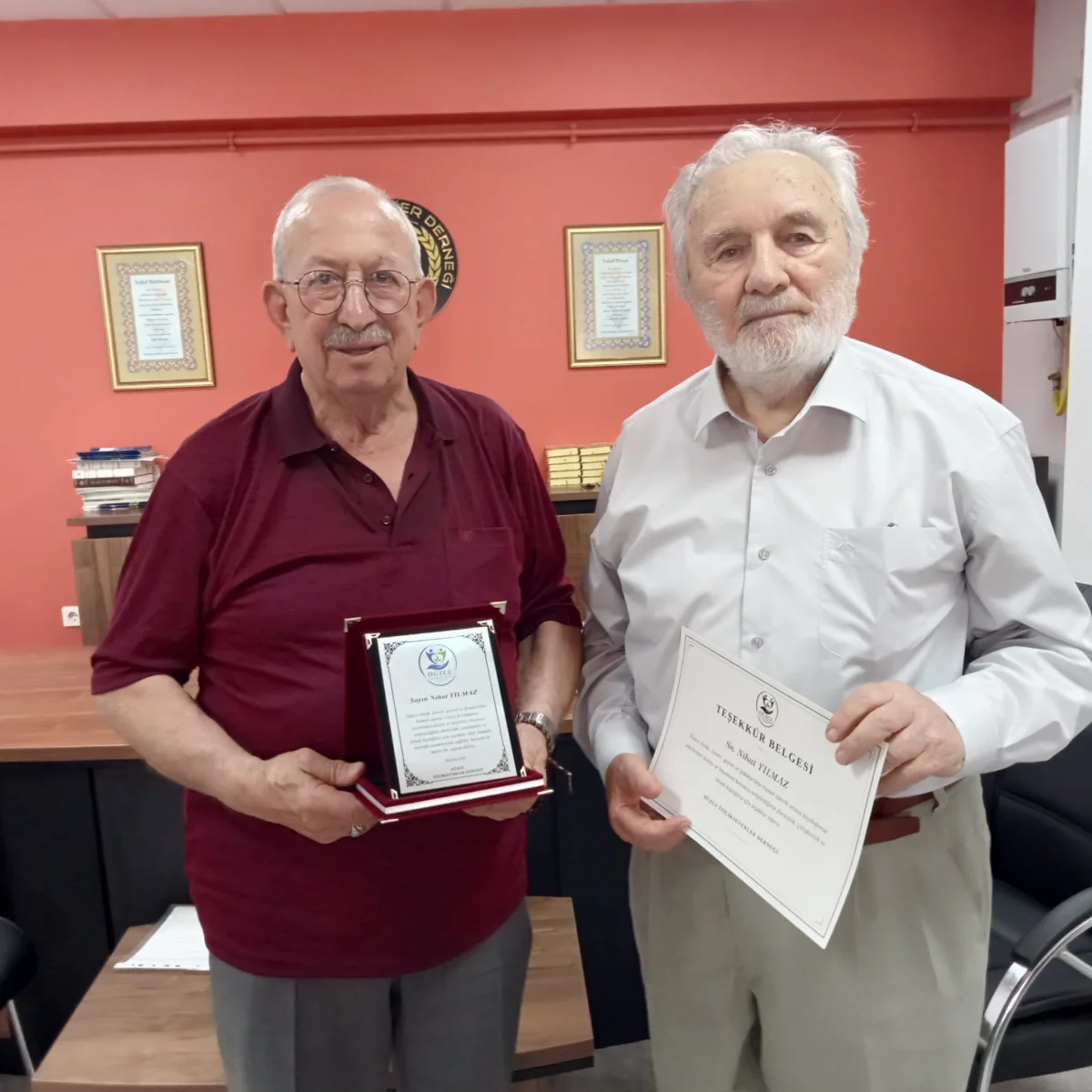 İyilikseverler Derneği’nden Kurucu Başkan Nihat Yılmaz’a Vefa: Teşekkür Plaketi Takdim Edildi
