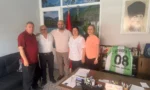 Artvinspor yöneticileri, Bursa'da iş insanı Kamil Şatır ve eşi Filiz Şatır'ı ziyaret etti.