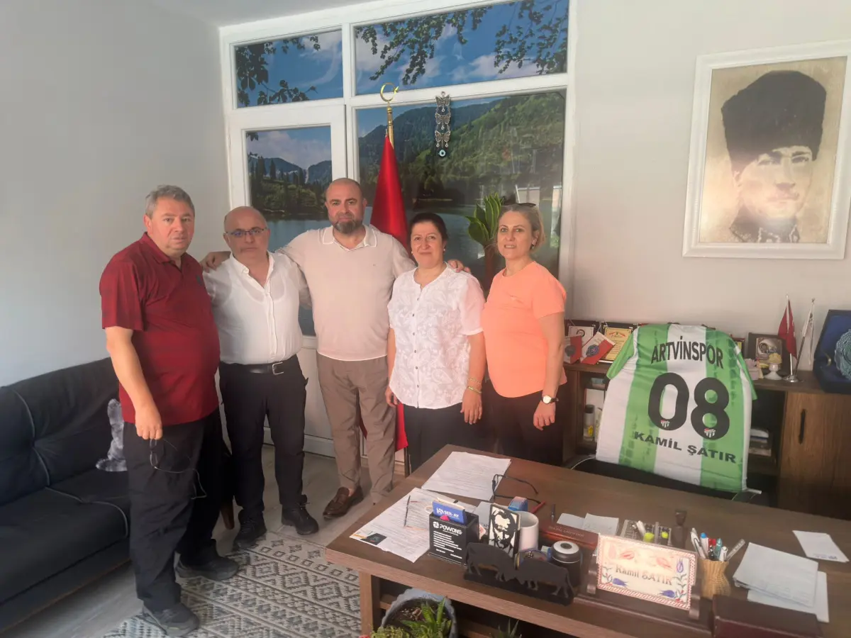 Artvinspor’dan Bursa’ya Ziyaret: İş İnsanı Kamil Şatır ile Voleybol Takımı Yeniden Yapılanması Masaya Yatırıldı