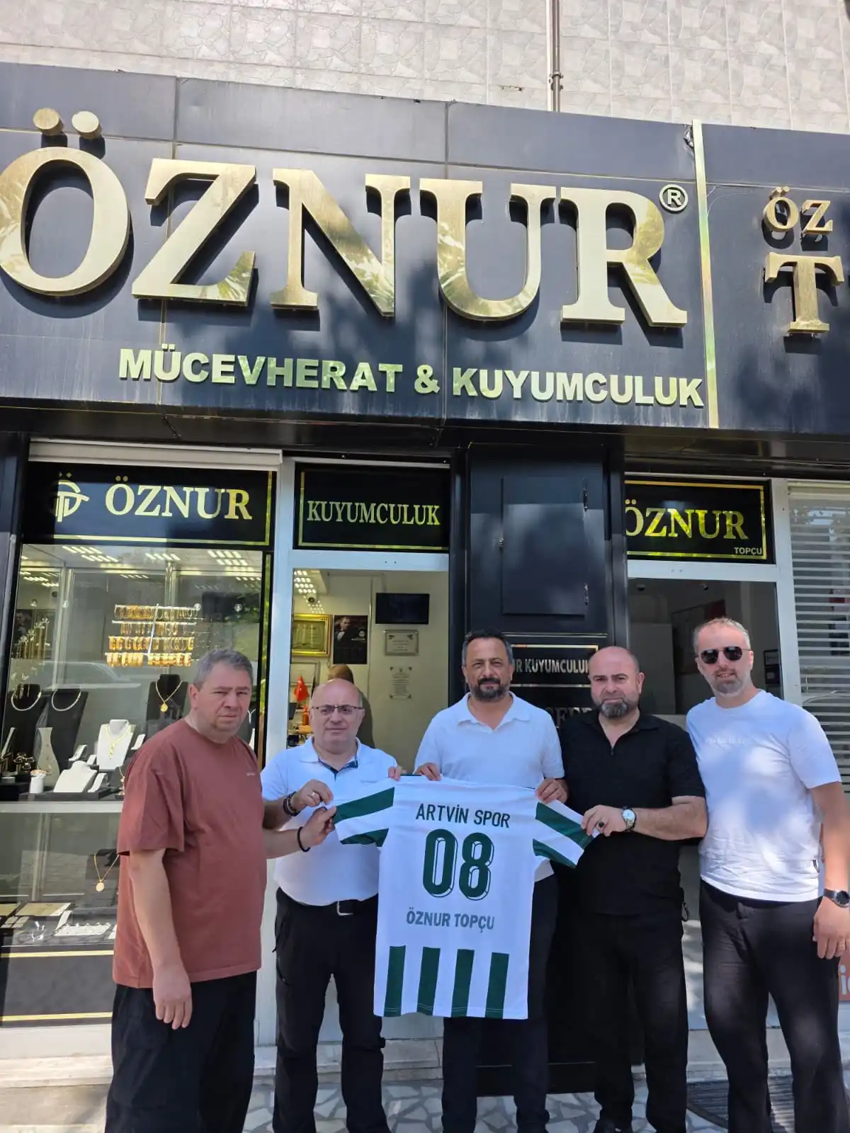 Artvinspor’dan Öznür Topçu’ya Ziyaret: Kadın Voleybol Takımına Destek Vurgusu