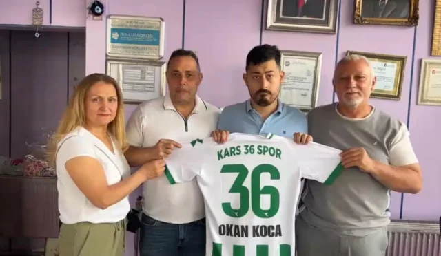 Almanya'da yaşayan genç taraftar Okan Koca, Kars 36 Spor'a harçlıklarından biriktirdiği 570 Euro'yu bağışladı.