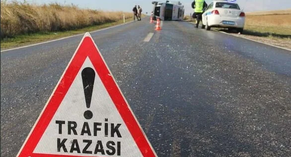 Kırıkkale'de yolcu otobüsünün yan yattığı kaza yerinden genel görünüm
