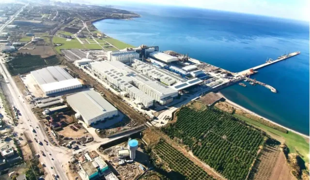 MMK Metalurji'nin 10 milyon ton üretim barajını aşmasını gösteren fabrika görseli