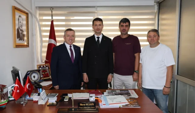 Arhavi Kaymakamı Burak Çimşir'in Artvin Trabzonsporlu Taraftarlar Derneği'ne veda ziyareti