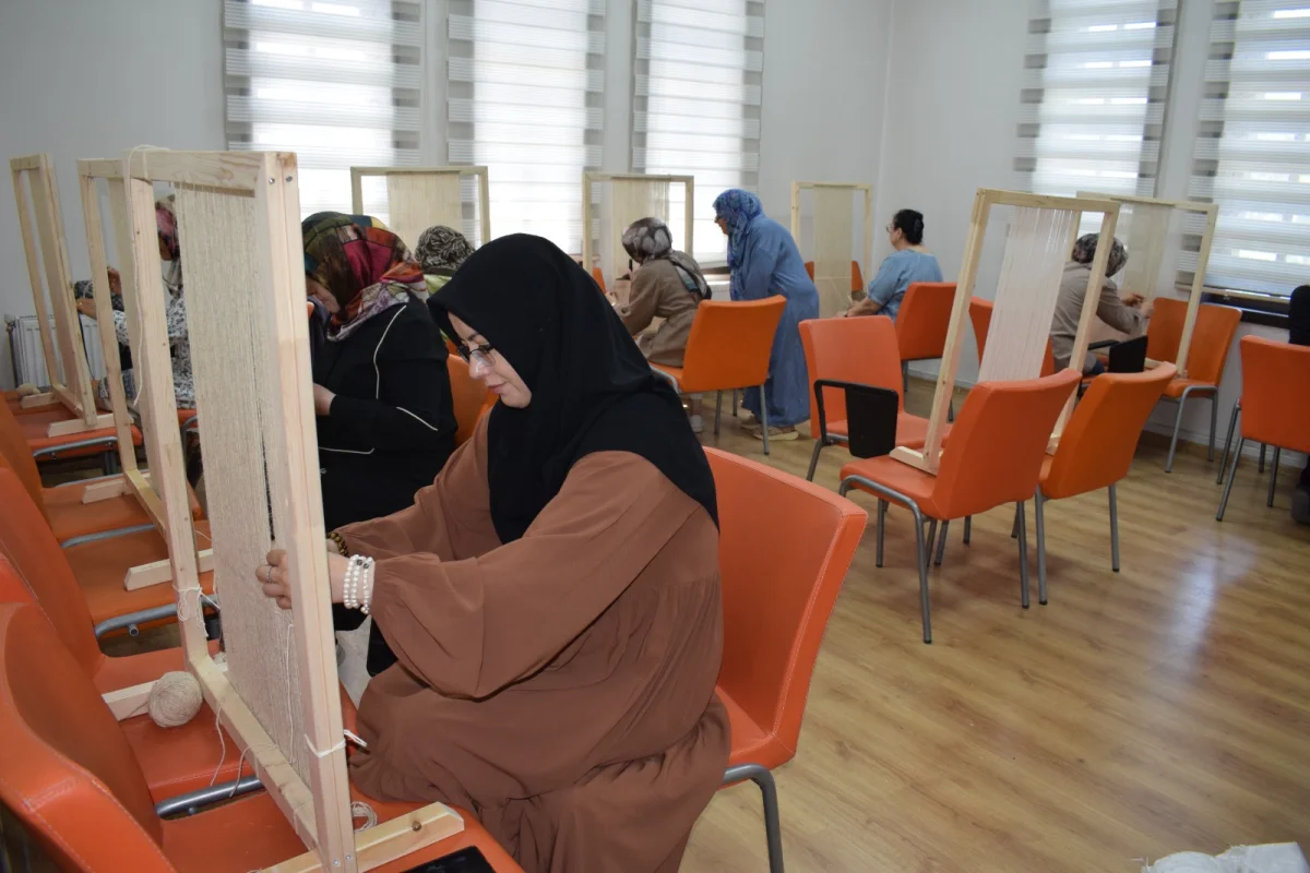 Malatya’nın Tarımsal Zenginliği Halılara İşleniyor: Kültürel Miras Canlanıyor