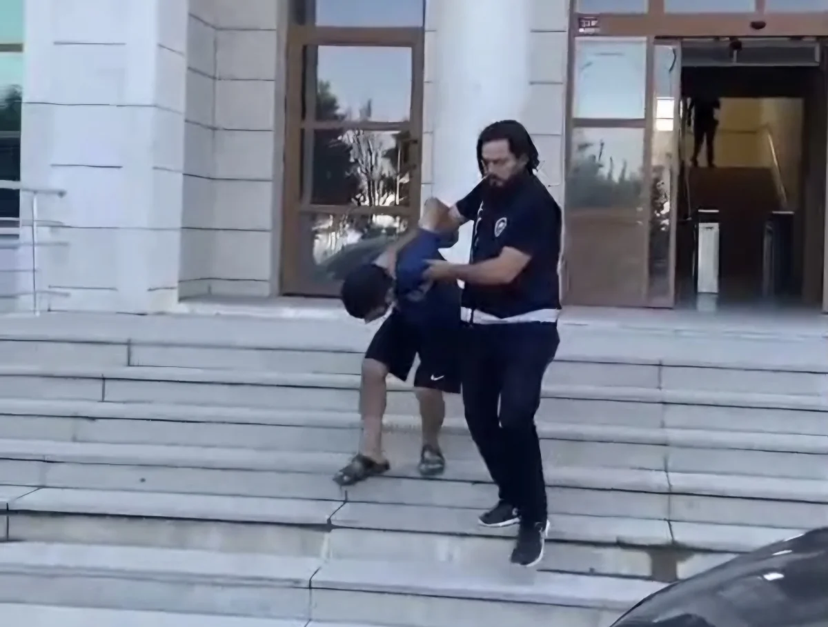 Hatay’da Dehşet Anları: Eşini Çocuklarının Gözü Önünde Darbedip Bıçakla Tehdit Eden Koca Tutuklandı