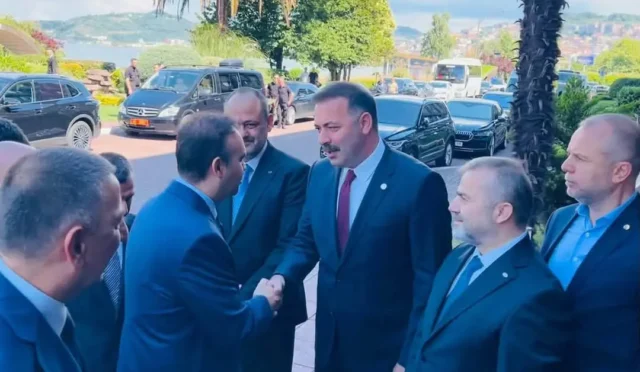 Sanayi ve Teknoloji Bakanı Mehmet Fatih Kacır, Zonguldak'taki Filyos Endüstri Bölgesi'nde incelemelerde bulunuyor.
