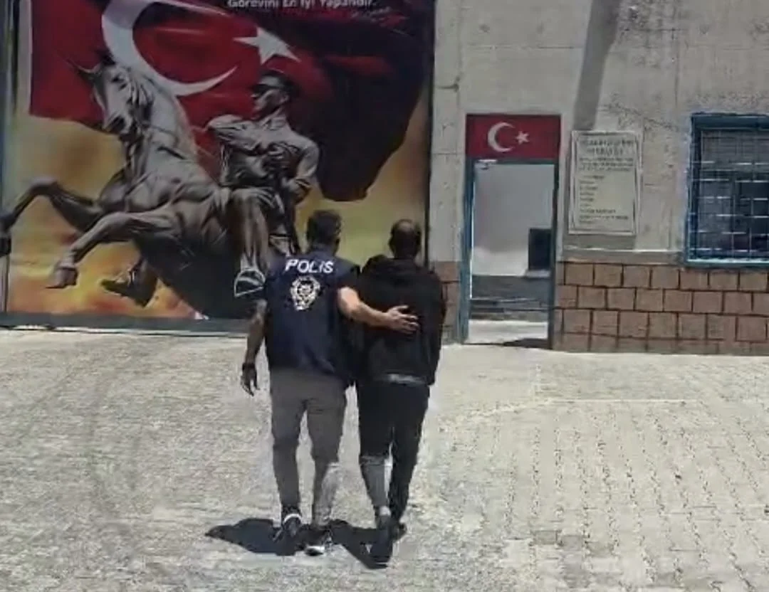 7 Yıl 11 Ay Hapis Cezasıyla Aranan Firari Hükümlü Kırıkhan’da Yakalandı