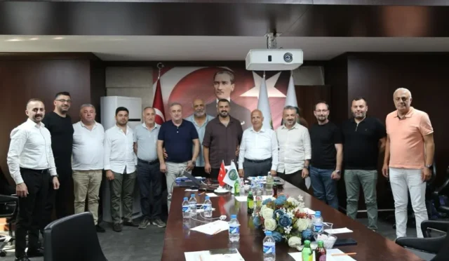 Artvin Ticaret Borsası meclis üyelerinin katıldığı toplantıdan genel görünüm