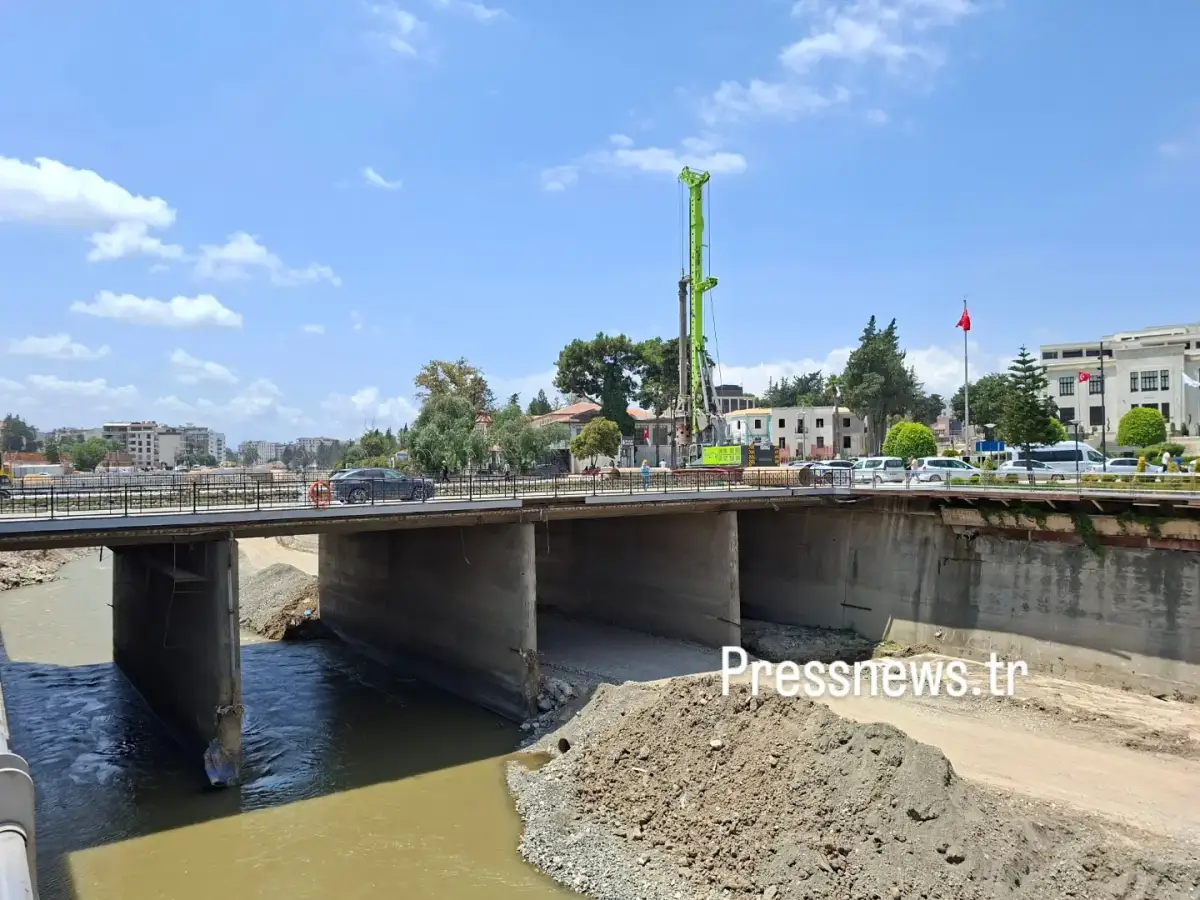 Hatay’da Tarihi Ata Köprüsü Yıkılıyor: Ulaşım Güzergahları Değişti