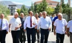 Yeşilyurt Belediye Başkanı İlhan Geçit, Kuyulu Mahallesi'ndeki yeni parkı ve altyapı çalışmalarını inceledi.
