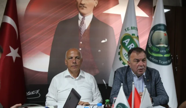 Artvin'de kestane balı kilogram fiyatı 3.500 TL'ye yükseldi