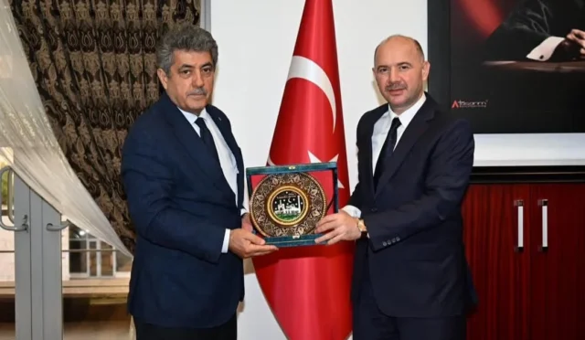 TDGF Genel Başkanı Menderes Demir, Osmaniye Valisi Mehmet Fatih Serdengeçti'yi ziyaret etti.