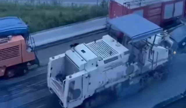 Kars'ta ana caddelerde asfalt yenileme çalışmaları yapılıyor