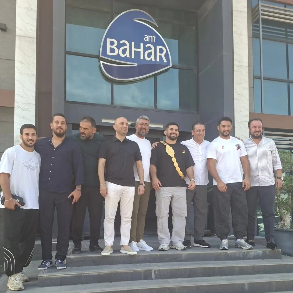 Antalya’ya Yağlı Güreş Akademisi Kuruluyor: Berkay Bahar’dan Ata Sporuna Tarihi Yatırım