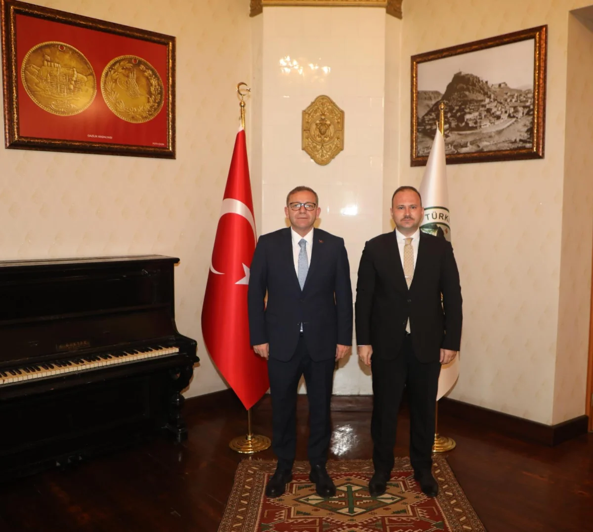 Arpaçay’da Yeni Kaymakam Mehmet Abdulkadir Güvenç Göreve Başladı: Huzur ve Güvenlik Önceliği