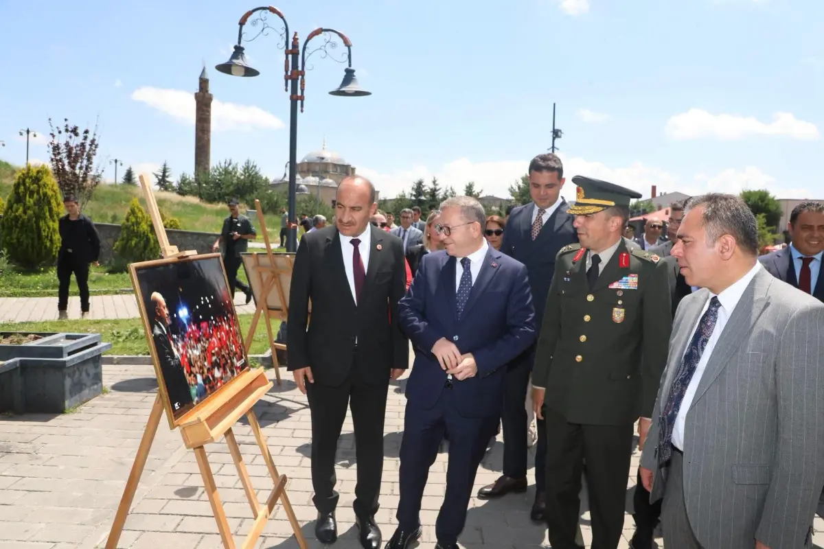 Kars’ta “İrade Bizim, Zafer Bizim” Temalı Şehit ve Gazi Sergi Açıldı: Milli Birlik Ruhu Canlandı