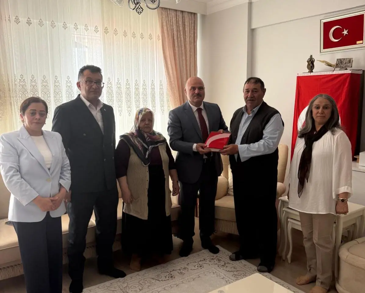 AK Parti İl Başkanı Sancar’dan 15 Temmuz Şehidi Ailesine Ziyaret: Vatan Emanetlerine Sahip Çıkma Vurgusu