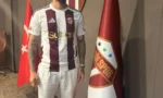 İnegölspor'un yeni transferi forvet Koray Kılınç imza töreninde