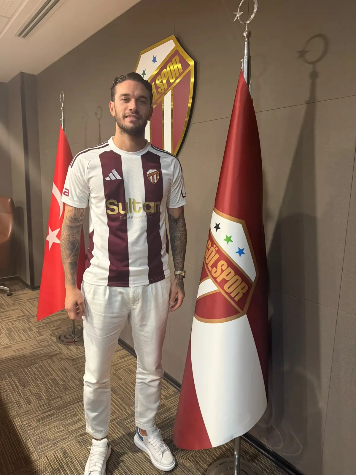 İnegölspor’dan Bomba Transfer: Golcü Koray Kılınç İmzayı Attı!
