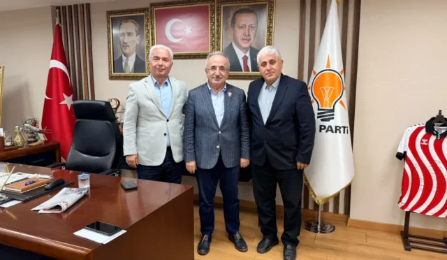 Türkiye Karate Federasyonu heyeti, AK Parti İl Başkanı Mehmet Köse ile Samsun'da yapılacak şampiyona hakkında görüştü.