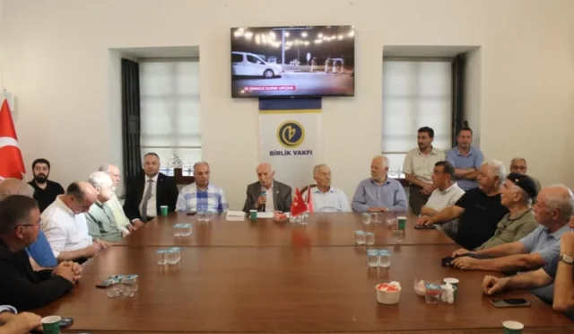 Birlik Vakfı'nda 15 Temmuz hain darbe girişiminin 10. yılı anısına düzenlenen fotoğraf sergisi ve panel etkinliği