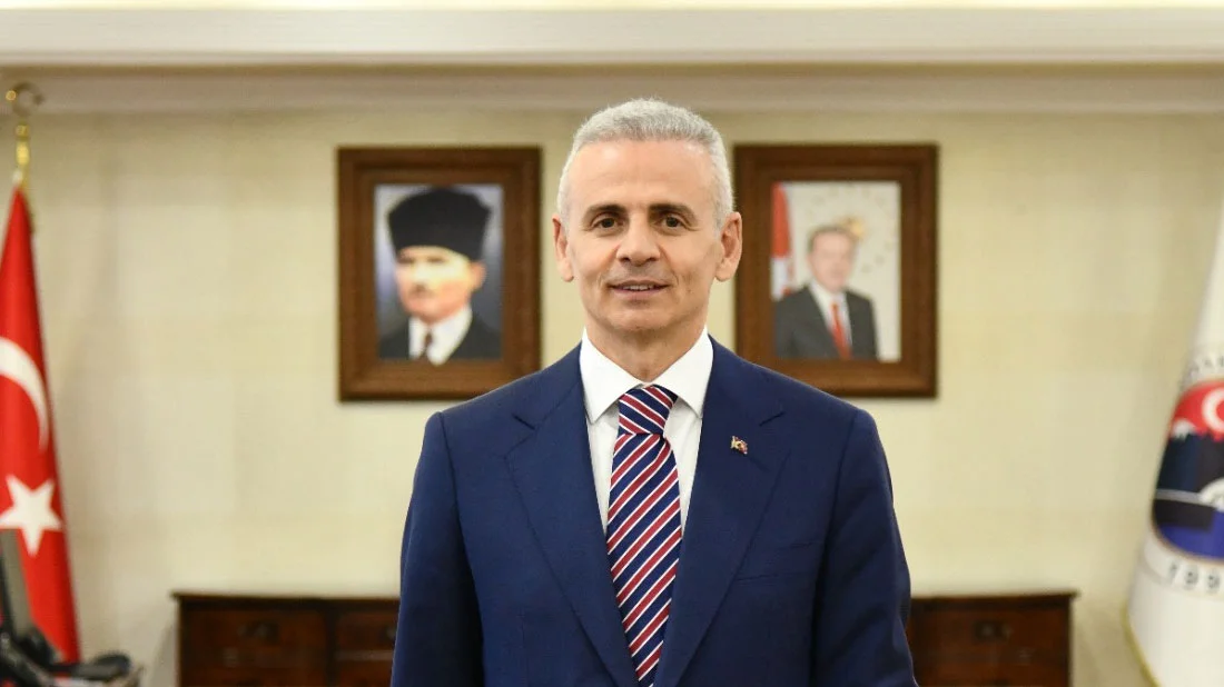 Ardahan’da Valilik Değişikliği: Mehmet Fatih Çiçekli Görevden Alındı, Ömer Hilmi Yamlı Yeni Vali Oldu