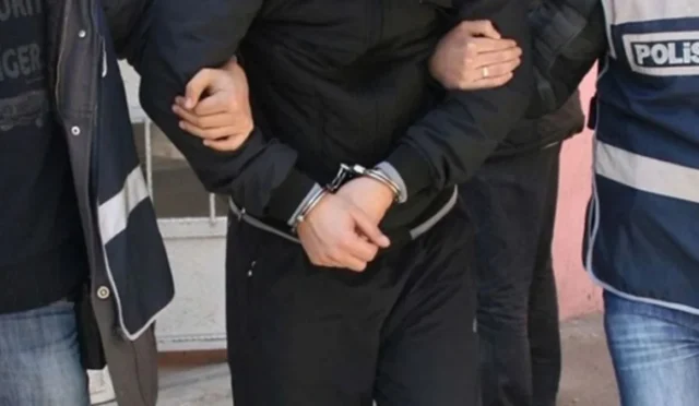 Kars'ta 10 yıl 8 ay hapis cezası bulunan firari hükümlü polis tarafından yakalandı