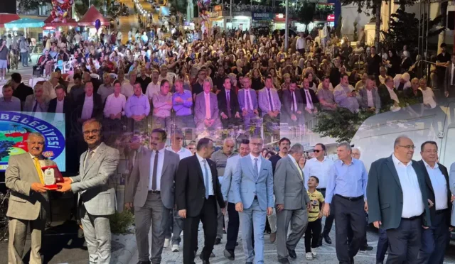 Senirkent Kültür, Sanat ve Üzüm Festivali açılışından genel görünüm