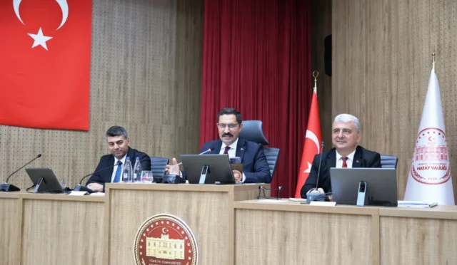 Hatay Valisi Mustafa Masatlı, şehirdeki yatırımları ve geleceğe yönelik projeleri değerlendiriyor.