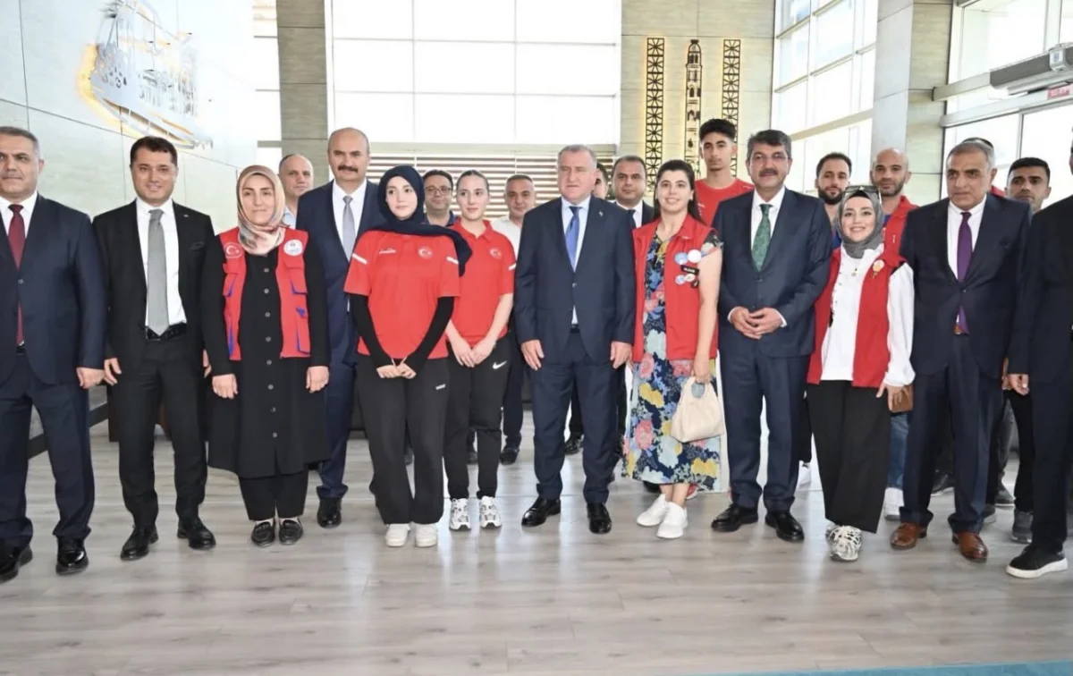 Petrolspor Altyapısına Bakan Bak’tan Destek: Batman’da Yeni Spor Tesisleri İnşa Ediliyor