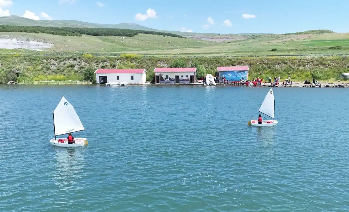 Çıldır Gölü’nde Yelken Heyecanı: Kars Gençleri Anadolu Ligi’ne Hazırlanıyor