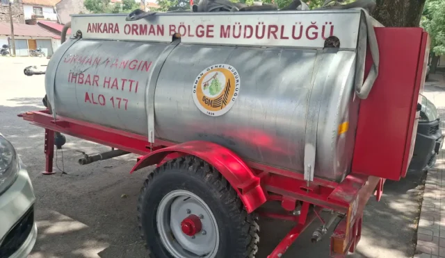 Ankara'da ormanlık alanlardaki mahallelere yangın söndürme tankeri teslimatı