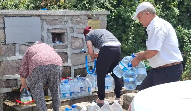 Beypazarı'nda vatandaşlar doğal kaynaklardan içme suyu dolduruyor
