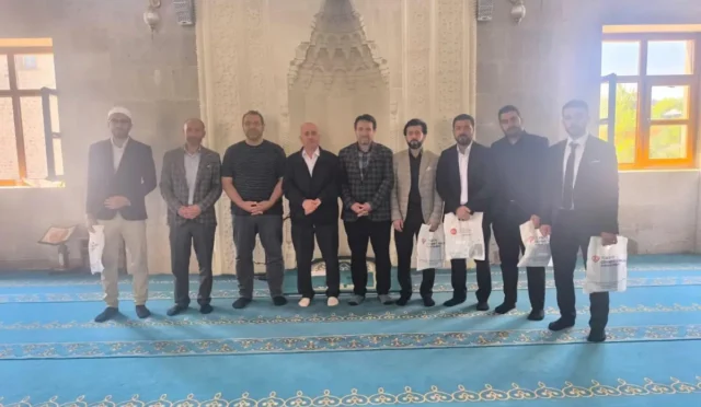 Kars'ta düzenlenen Ezanı Güzel Okuma Yarışması il finalinden bir görünüm