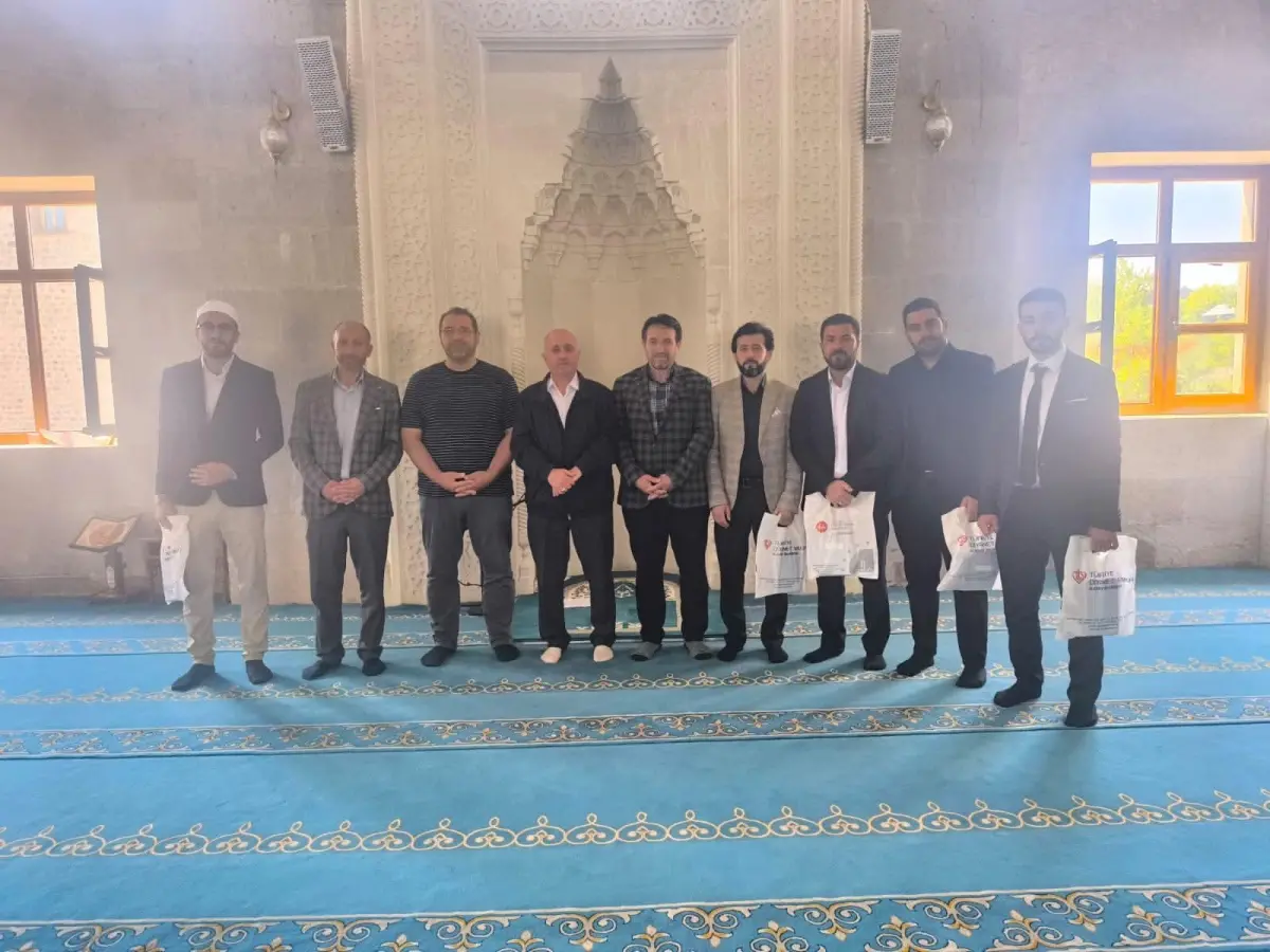 Kars’ta Ezanın Güzelliği İl Finalinde Yarıştı: Muhammed Seyidoğlu Birinci Oldu