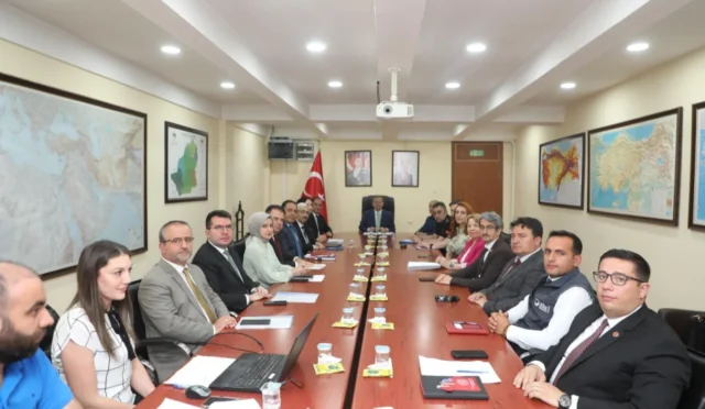 Kars'ta kadına yönelik şiddetle mücadele toplantısı yapıldı