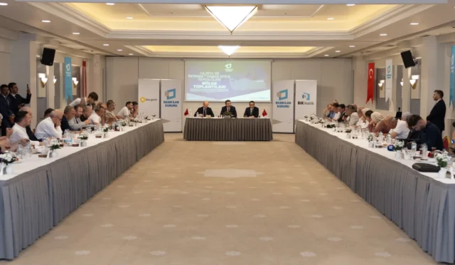BİK Genel Müdürü Abdulkadir Çay, Trabzon'da bölge basını temsilcileriyle bir araya geldi.