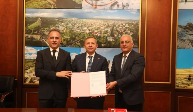 Kars'ta küçükbaş hayvancılık destek protokolü imza töreni