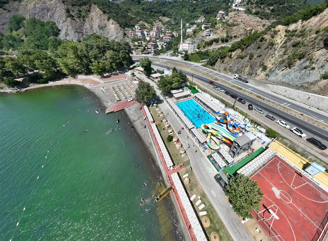 Kdz. Ereğli’de Mavi Bayraklı Barış Plajı Genişliyor: Vatandaşlara Daha Fazla Konfor ve Kapasite