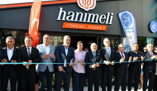 Çorum Hanımeli Yöresel Market'in açılışından bir görüntü