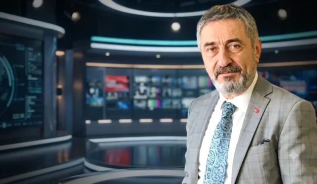 Nihat Bozkurt, YENİÇAĞ Gazetesi'nin yeni Ankara Temsilcisi olarak objektiflere gülümsüyor.