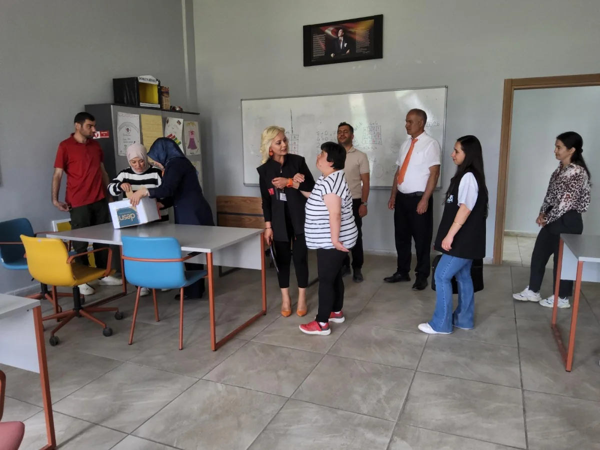 Kars’ta Açık Kapı Ziyareti: Engelli Yaşam Merkezinde Sevgi Dolu Anlar
