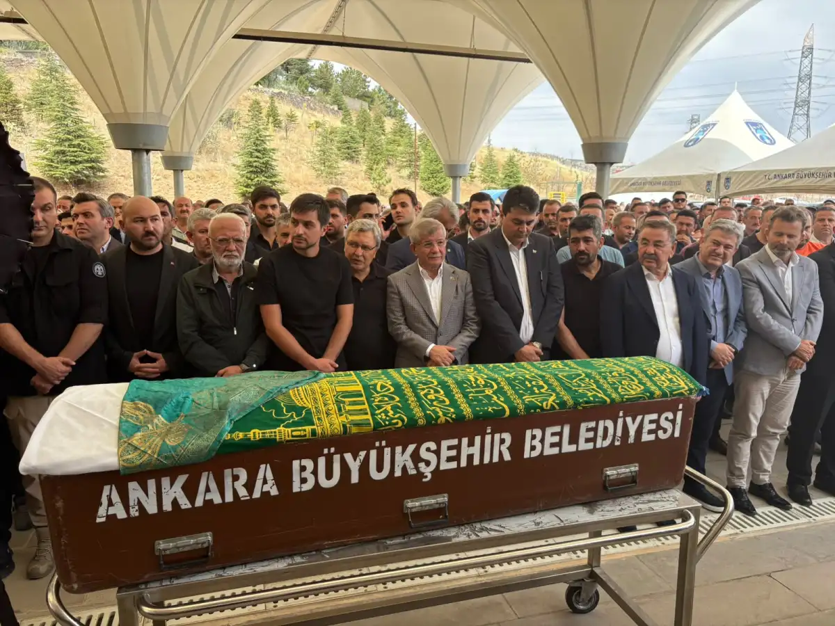 Eski Milletvekili Feramuz Üstün’ün Eşi Betül Üstün’ü Son Yolculuğunda Siyaset ve Bürokrasiden Yoğun Katılımla Uğurlandı
