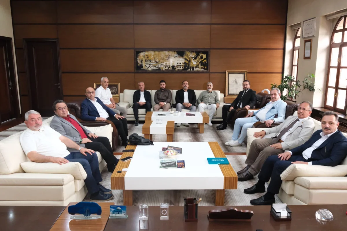 TİMBİR Heyeti, Çorum Belediye Başkanı Aşgın’ı Ziyaret Etti: Dijital Habercilik ve Şehir Vizyonu Masaya Yatırıldı
