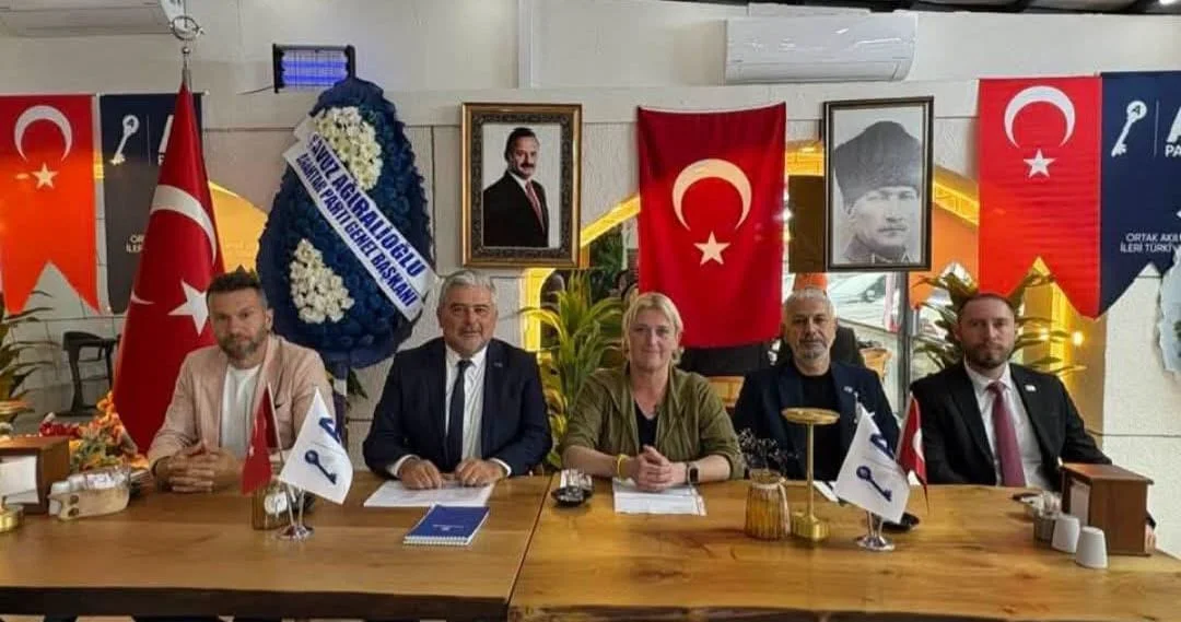 Anahtar Parti Karadeniz Ereğli İlçe Yönetimini Tanıttı: Teşkilatlanma Tamamlanıyor