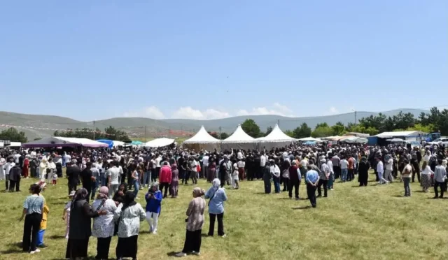 Ardahan 21. Uluslararası Çıldır Göl Festivali'nden genel görünüm